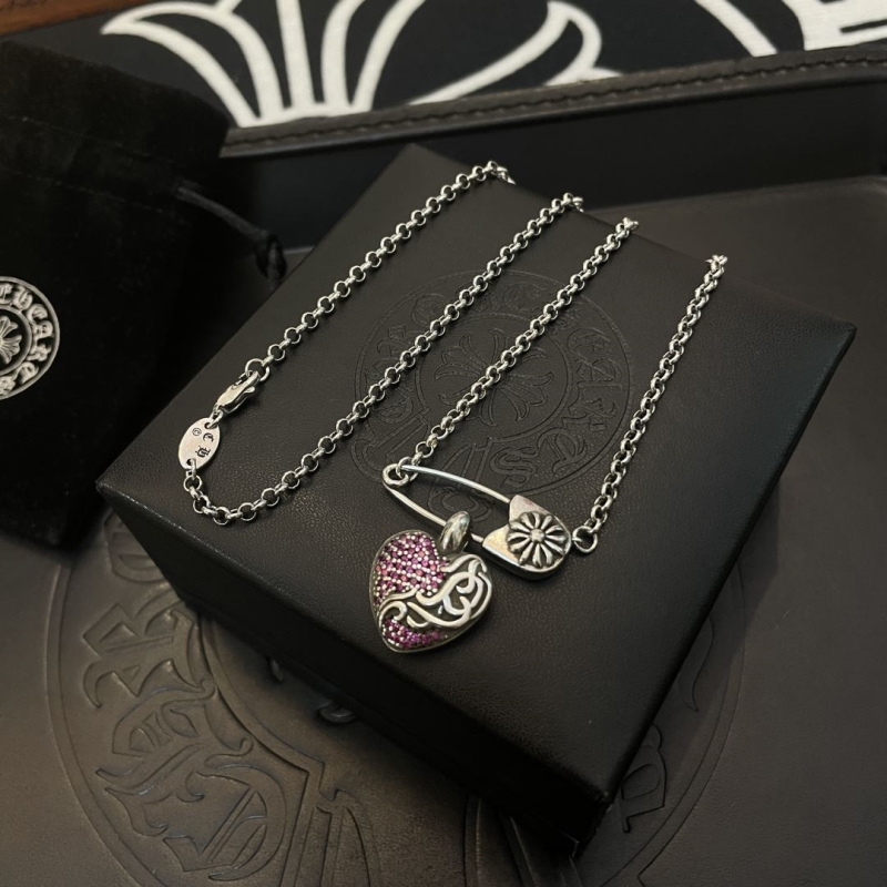 Ch*0me He**ts necklaces